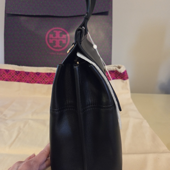 Tory Burch Block-T-Satchel - Picture 4 of 9